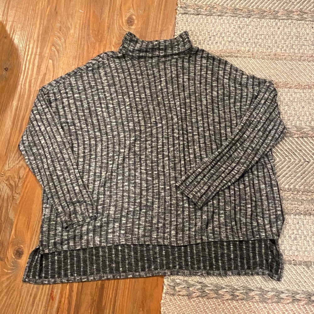 American Eagle Ribbed Turtleneck